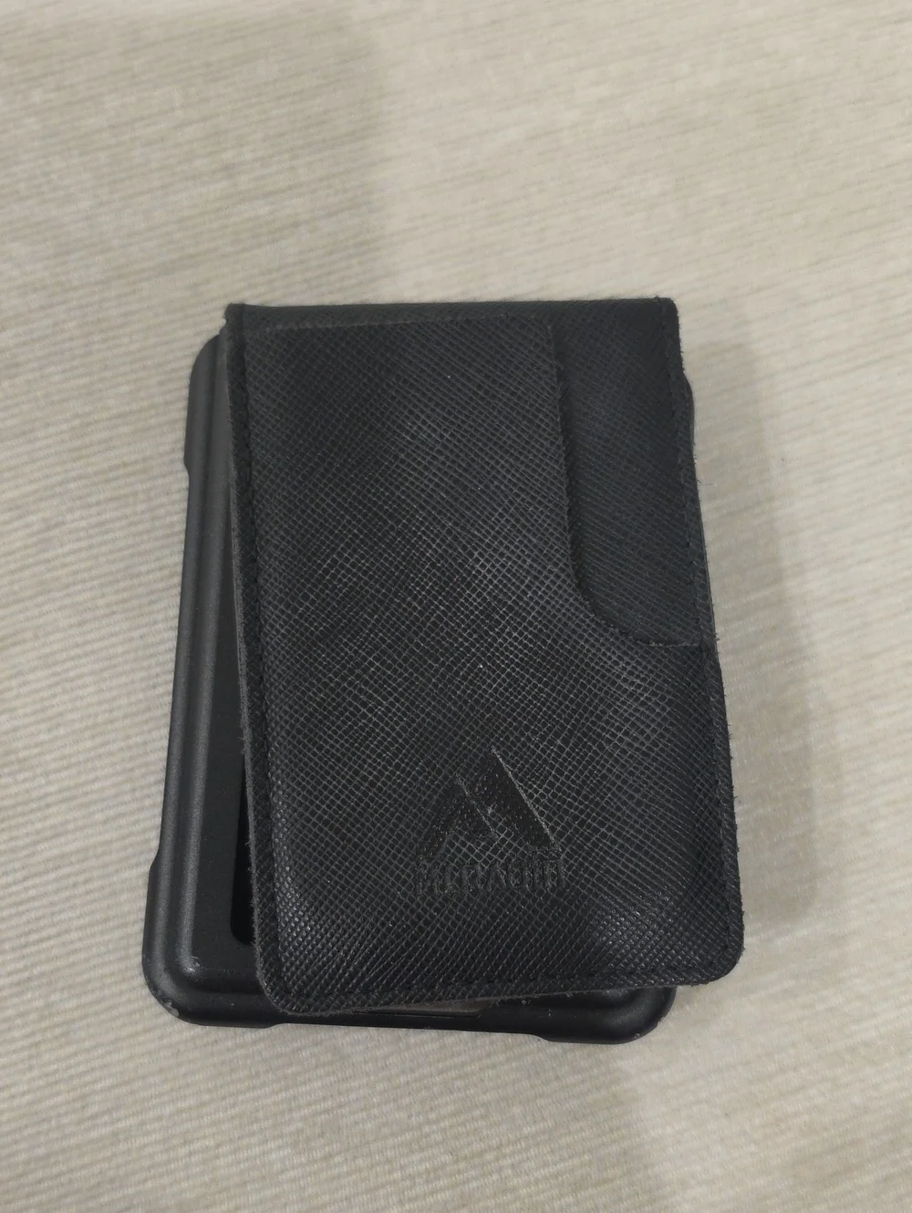 Black Men's Bifold Wallet with Subtle Logo - Unknown Brand